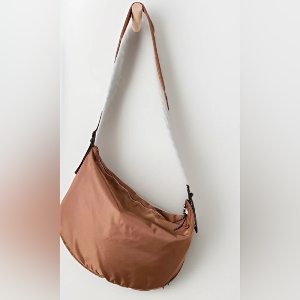 Free People Movement Olive Branch Brown Sling Crossbody Bag NWT🔖 - Picture 3 of 4